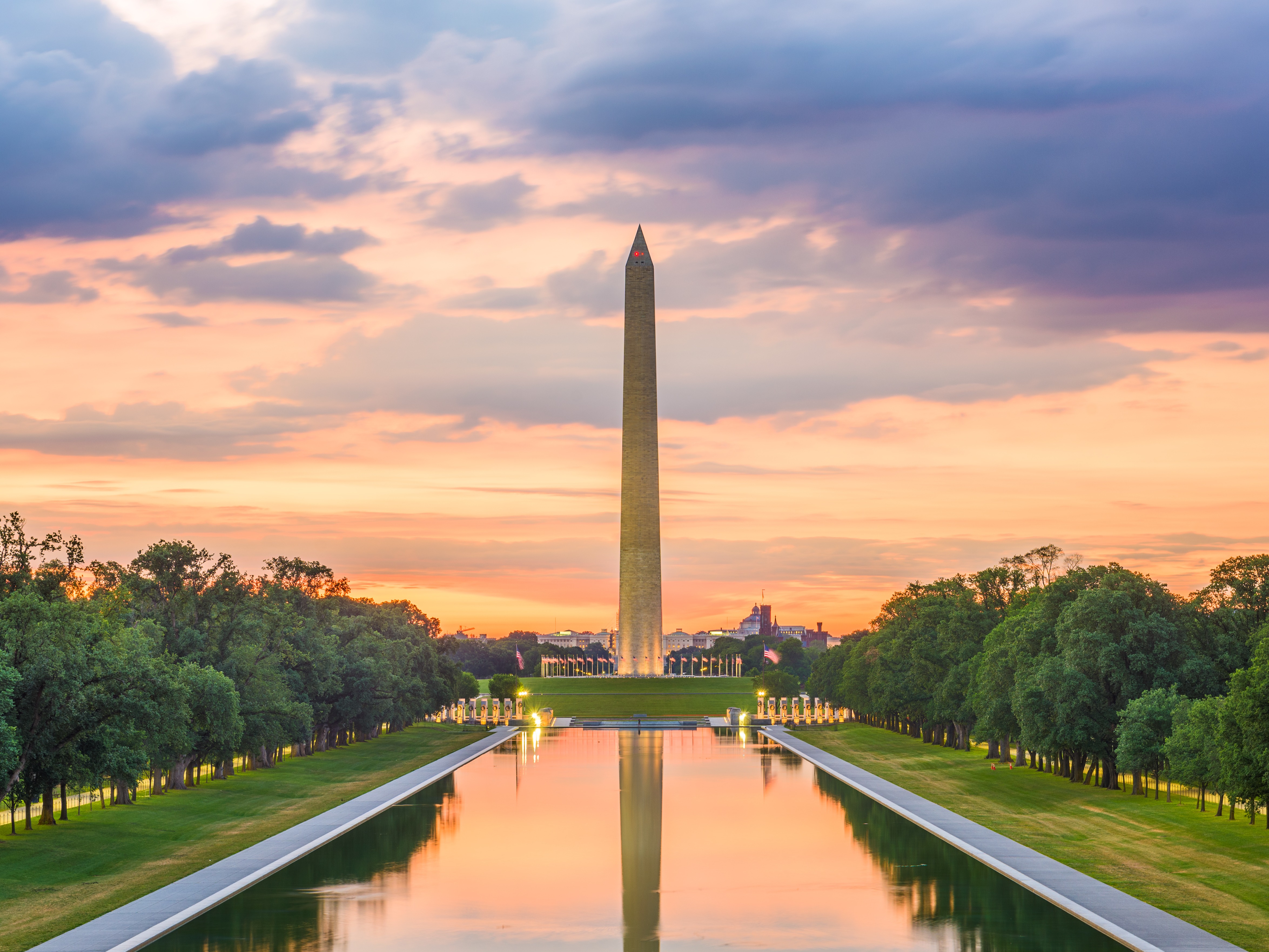 Washington monument with reflecting pool